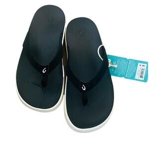 NWT OluKai Nu‘a Pi‘o Sandals Black Women’s Size 9 Flip Flops Thong Sandals